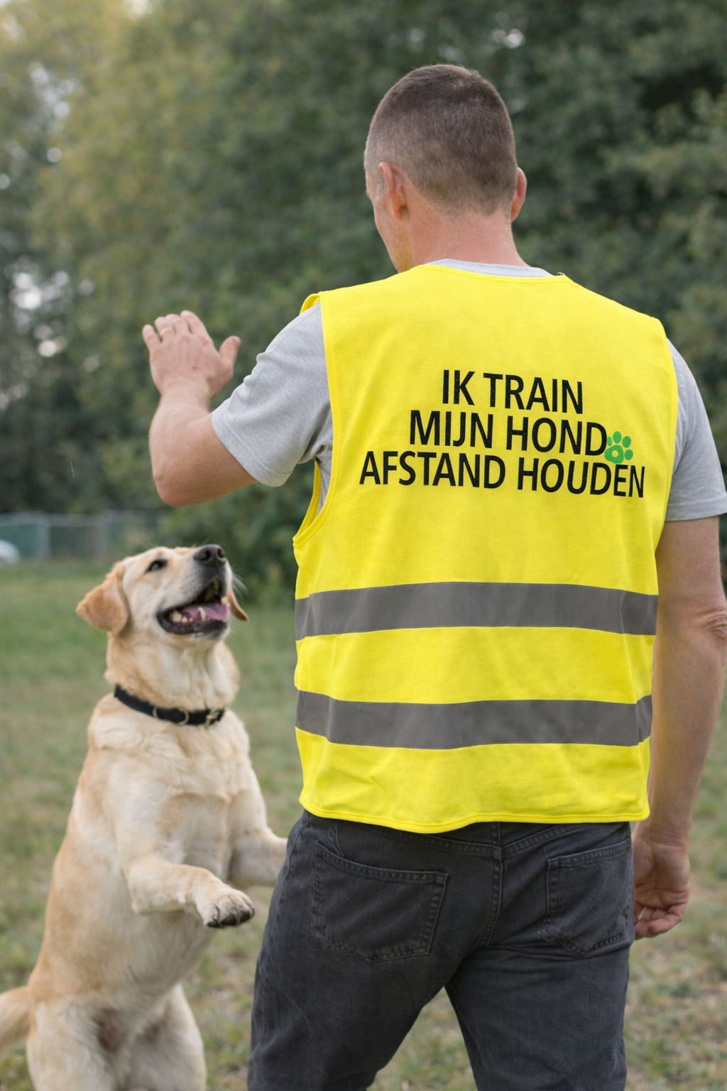 Hesje - IK TRAIN MIJN HOND AFSTAND HOUDEN
